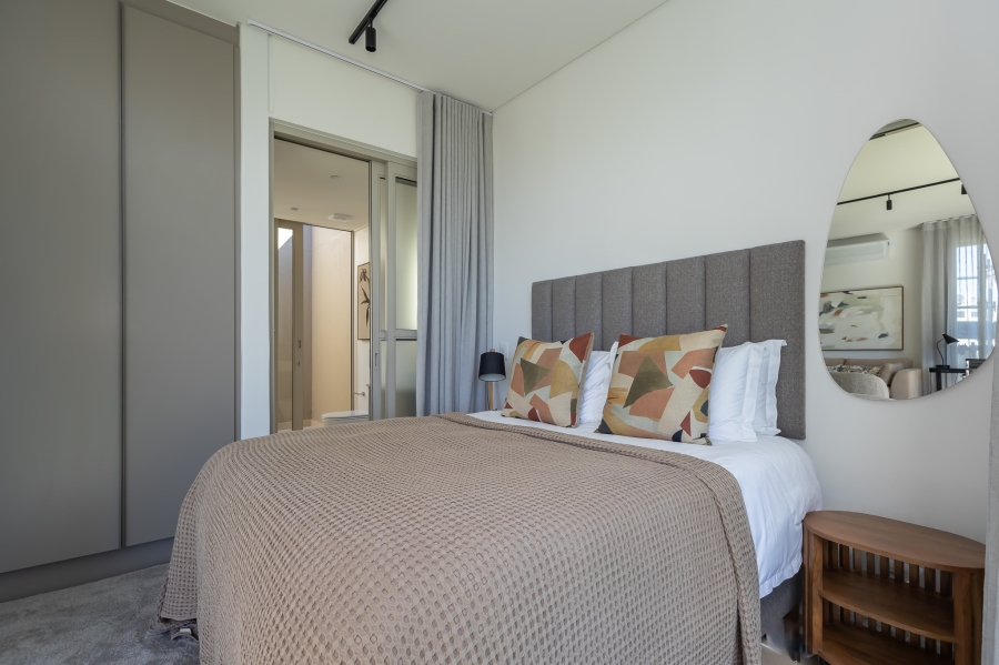 To Let 3 Bedroom Property for Rent in Green Point Western Cape